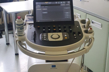 Zdjęcie przestawia aparat USG dostarczony na Oddział Neurologii z Oddziałem Udarowym