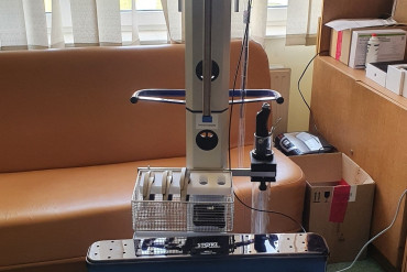 Zdjęcie przedstawia Tor wizyjny z wideobronchoskopem, endoskopem intubacyjnym, wideolaryngoskopami do trudnej intubacji z wyposażeniem dostarczony na Oddział Anestezjologii i Intensywnej Terapii